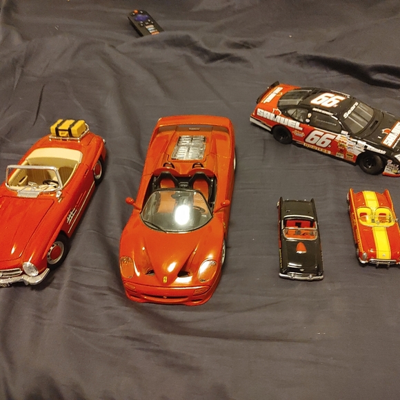 Model cars - Picture 3 of 5